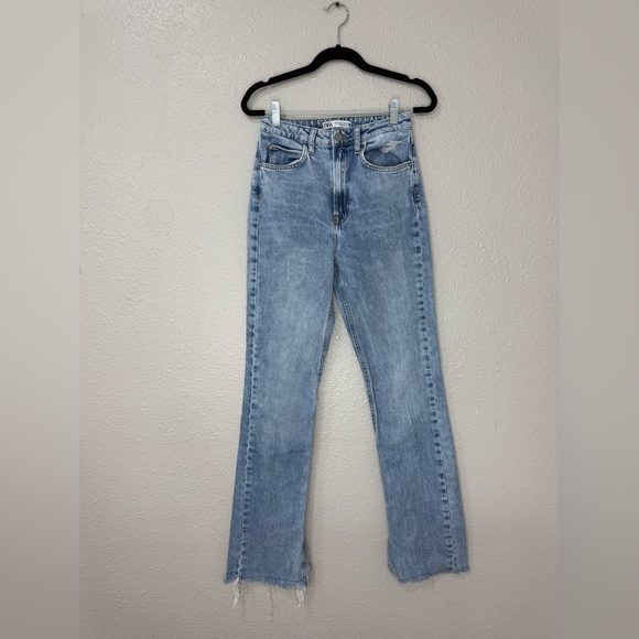 Zara Denim - Zara High Rise Slim Bootcut Slit Leg Blogger Fav Jeans
Size 2 (34)